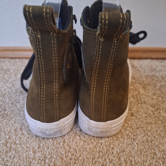 Converse Chuck Taylor High Top Surplus Suede Olive Green Womens size 6.5 - Picture 3 of 11